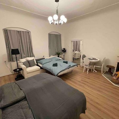 Good Old Times Apartment Bratislava Luaran gambar